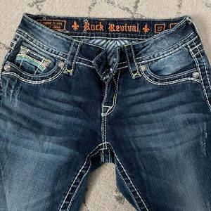 Rock Revival. Size 27.